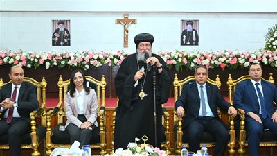 محافظ البحيرة ومدير الأمن يقدمون التهنئة لنيافة الأنبا إيلاريون