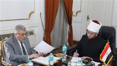 وزير الأوقاف يجتمع بقيادات هيئة الأوقاف لتنمية الموارد وتعظيم استثمارات الوقف 