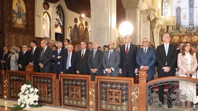 وزير العمل يشارك في قداس القيامة بالكاتدرائية ويؤكد: مصر وطن يتسع للجميع