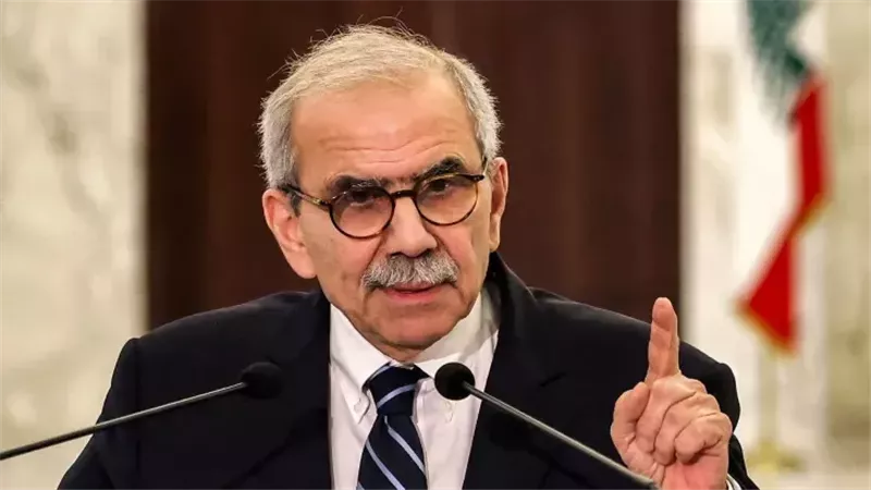 نواف سلام