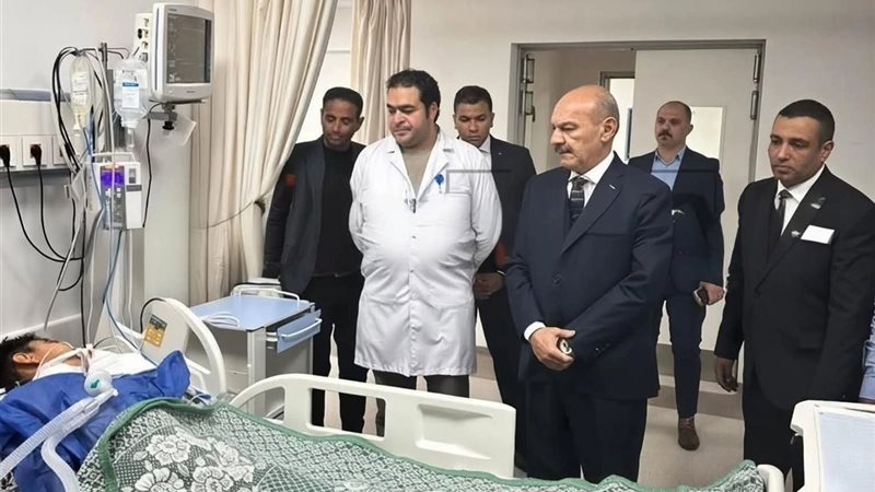 محافظ السويس يزور