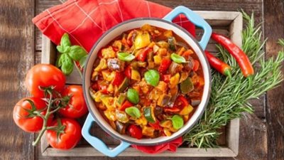     طريقة عمل خضار بصوص الطماطم الحار في المنزل بسهولة