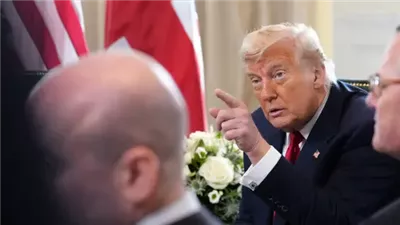 ترامب: البحرية الأمريكية ستبدأ فورًا منع دخول أو خروج أي سفينة من مضيق هرمز