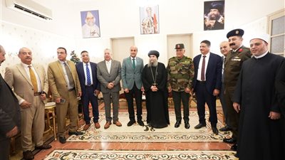 محافظ أسيوط يواصل جولاته بالكنائس للتهنئة بعيد القيامة المجيد
