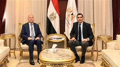 وزير الشباب والرياضة ومحافظ القاهرة يبحثان تعاونًا مشتركًا وفعاليات بالعاصمة