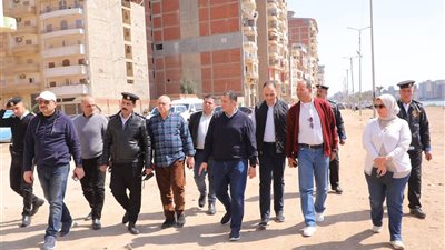 محافظ دمياط يتفقد منطقة الدعايم ويوجه بتنفيذ مخطط للارتقاء بالشكل الحضارى 