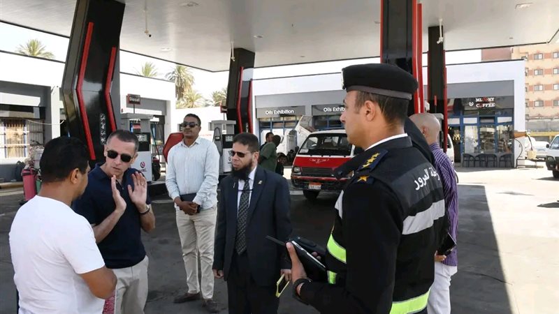 جولة ميدانية لمحافظ