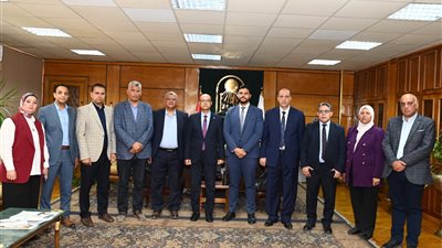 الدكتور المنشاوي يستقبل وفد بنك الاستثمار القومي لمتابعة المشروعات الاستثمارية