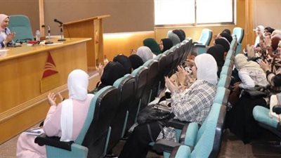 “أنا متعلم مدى الحياة”.. تدريب 52 طالبة بدمنهور لنشر الوعي ومكافحة الإدمان