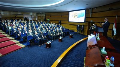 وزير البترول يبحث مع شركات الإنتاج استراتيجية الحفر والتكسير لزيادة الإنتاج 
