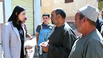 محافظ البحيرة تتفقد مجمع الخدمات الزراعية بقرية نديبة في جولة مفاجئة