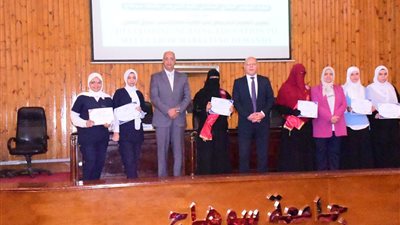 رئيس جامعة سوهاج: دعم طلاب التمريض لإعداد كوادر صحية قادرة على القيادة