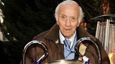 وفاة أسطورة ريال مدريد سانتاماريا عن عمر يناهز 96 عاما