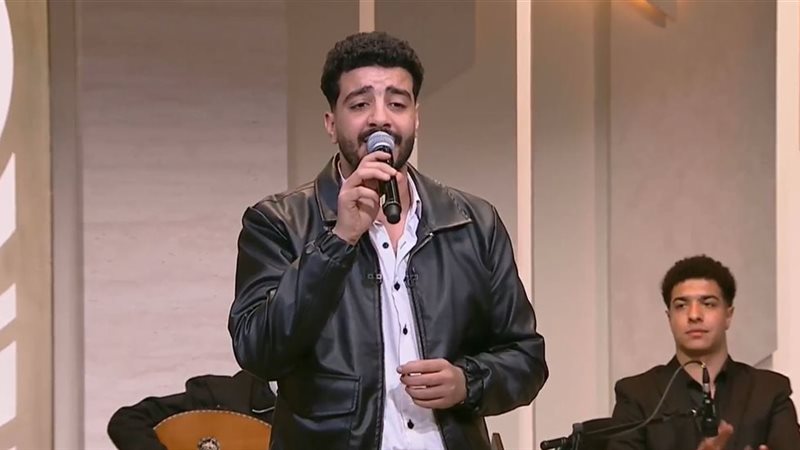 المطرب عمرو عادل