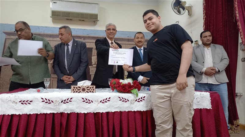 تكريم الطلاب فى البرمجة