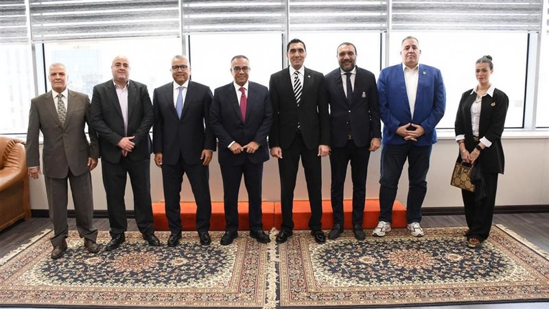 جوهر نبيل مع الاتحاد