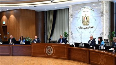 مصر على خريطة السياحة العالمية.. مدبولي يستعرض موقف مشروعي رأس وشمس الحكمة