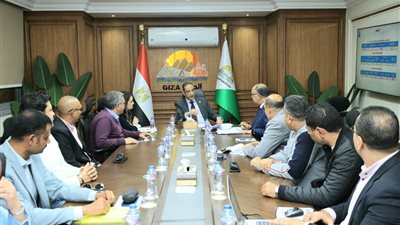 محافظ الجيزة يتابع خطط العمل ونسب إنجاز المشروعات بحي إمبابة 