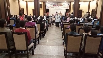 محافظ أسيوط: نشر الوعي بين الشباب أولوية.. وندوة 