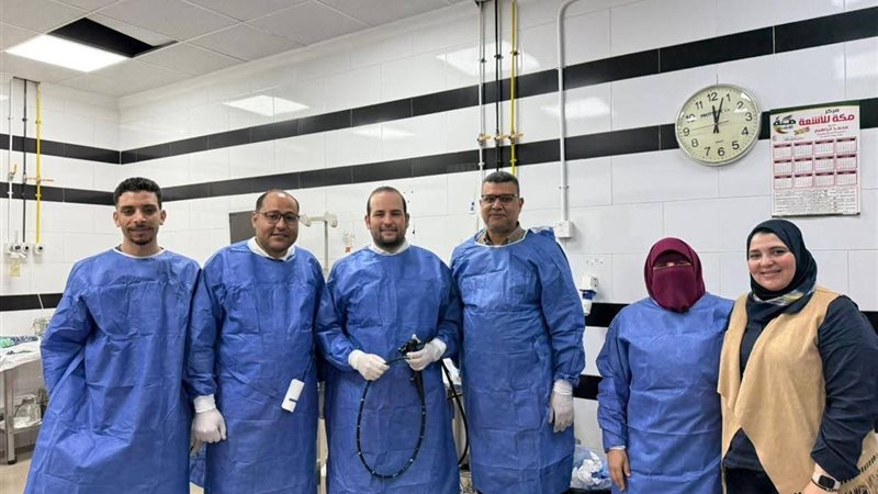 جانب من الفريق الطبي
