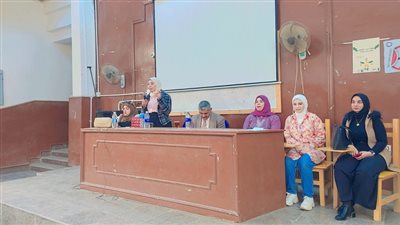  ندوة توعوية لطلاب الخدمة الاجتماعية التنموية ببني سويف عن فرص العمل بعد التخرج