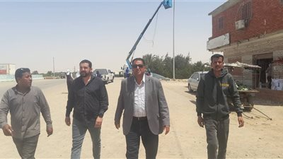 تطوير منظومة الإنارة بوصلة هويس الشلوفة ضمن خطة رفع كفاءة الخدمات بحي الجناين