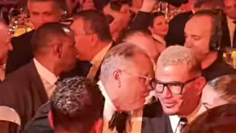 عمرو دياب مع المنتج