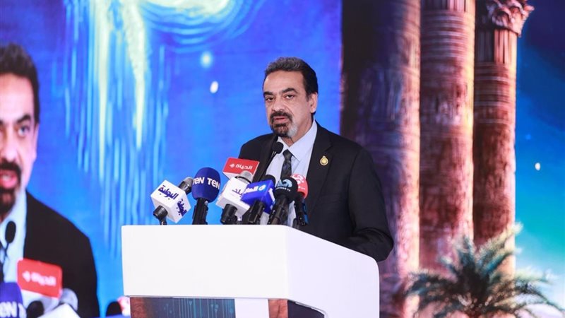 الدكتور حسام عبدالغفار