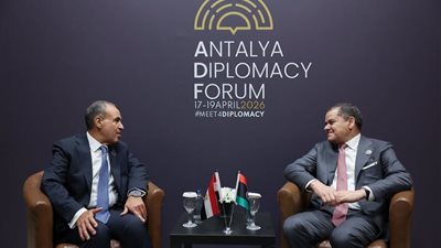 وزير الخارجية يبحث مع الدبيبة تعزيز التعاون بين مصر وليبيا