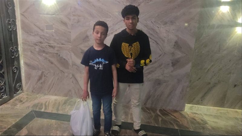 الطفلان 