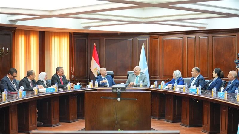 اجتماع وزير العمل