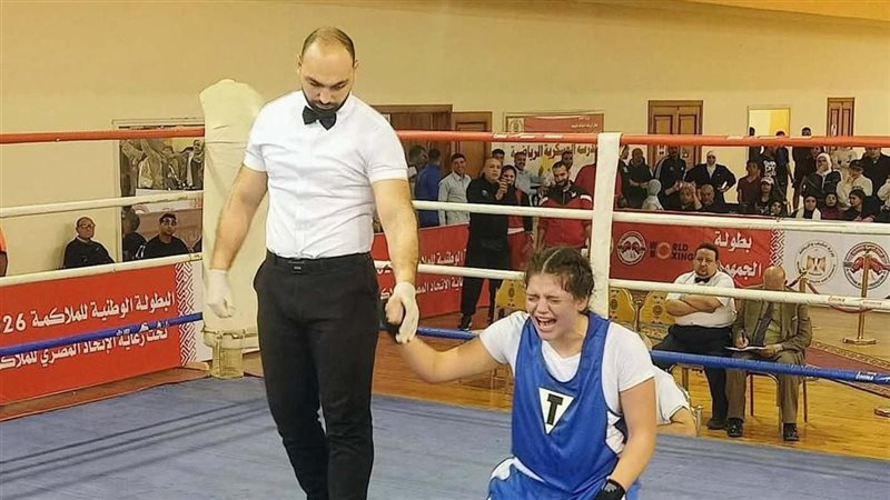 التتويج 