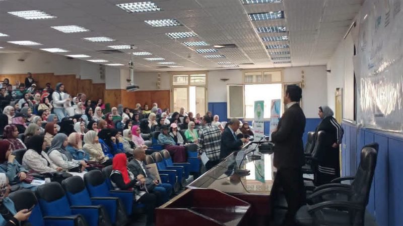 جانب من فعاليات الندوة