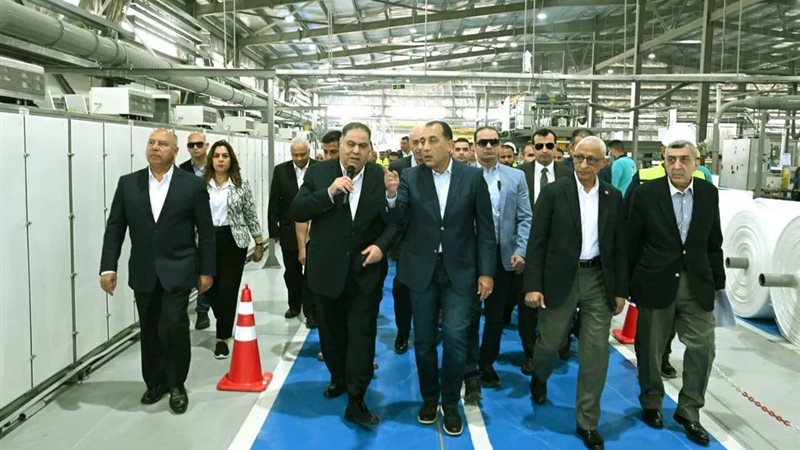 رئيس الوزراء يفتتح