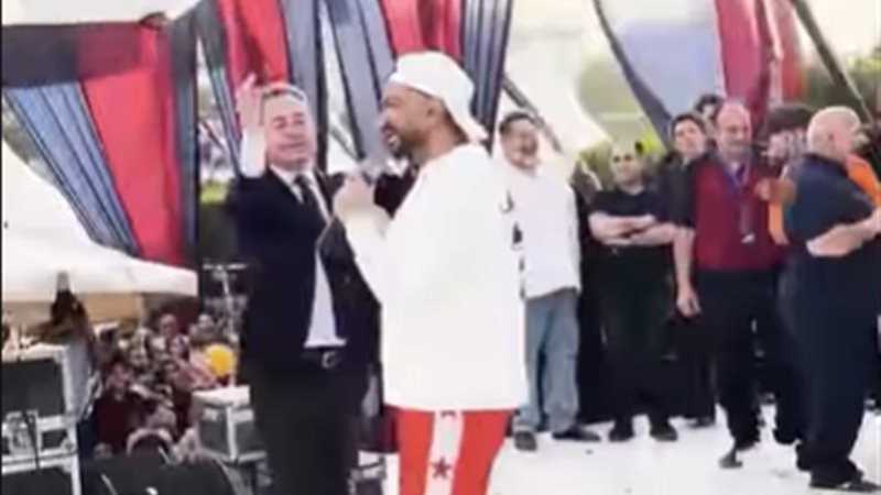 تامر حسني والسفير