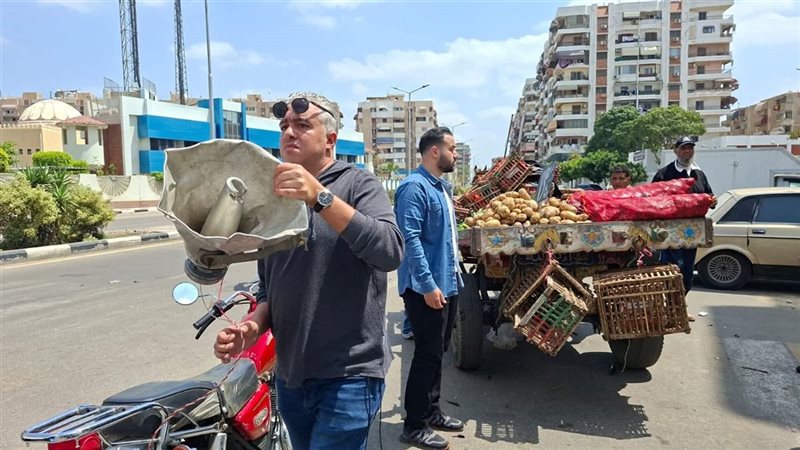 حملات لمصادرة مكبرات
