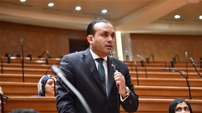 النائب عمرو فهمي يطالب الحكومة بخطة واضحة لضمان سعر عادل للمزارعين وتعزيز التصنيع المحلي