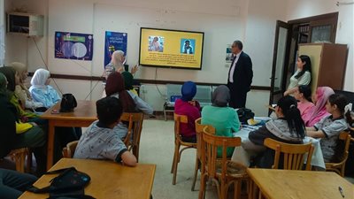 تعليم بنى سويف تنظم تدريب توعوي للطالبات حول مخاطر الإنترنت بمركز التطوير