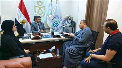 النائب ناصر الضوي يبحث مع مدير الرعاية بالأقصر تطوير الخدمات الصحية 