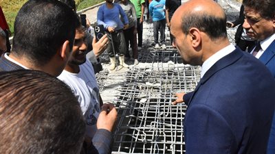 محافظ أسيوط يتابع ميدانياً تطوير كوبري الحواتكة ويوجه بتسريع وتيرة التنفيذ