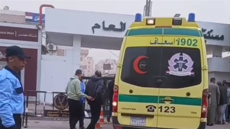أمام مستشفي السادات