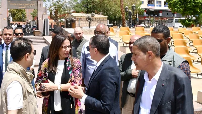 وزيرة الثقافة ومحافظ
