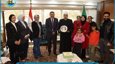 محافظ القليوبية يكرم رئيس المنطقة الأزهرية بمناسبة بلوغه سن المعاش