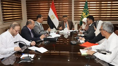 محافظ القليوبية يعقد اجتماعًا مع رئيس جهاز تنظيم النقل لبحث تطوير منظومة النقل