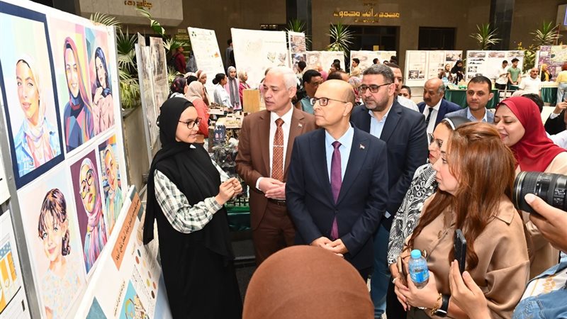 معرض طلاب الفنون
