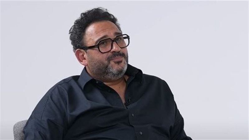 أكرم حسني 