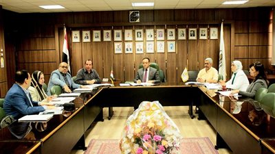 مجلس إدارة مركز بحوث الدواء بجامعة أسيوط يناقش تطوير منظومة البحث الدوائي 