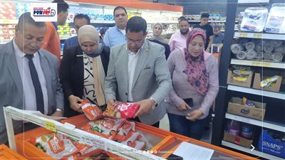 سكرتير عام الفيوم يتفقد أسواق أبشواي لضبط الأسعار وجودة السلع