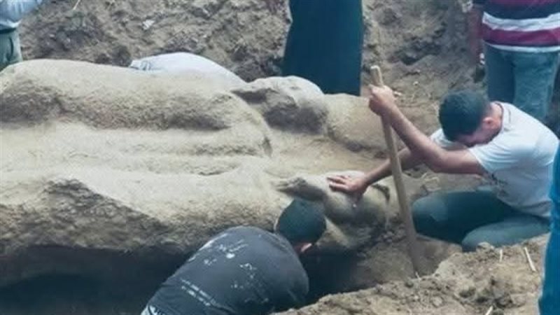 التمثال