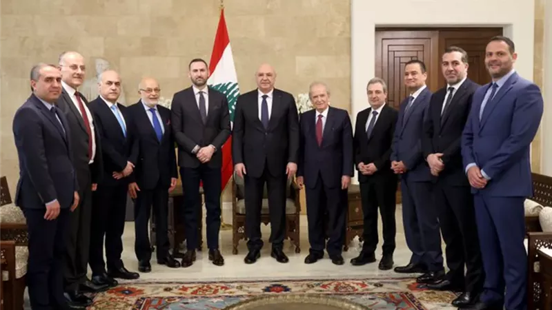 الرئيس اللبناني ووفد